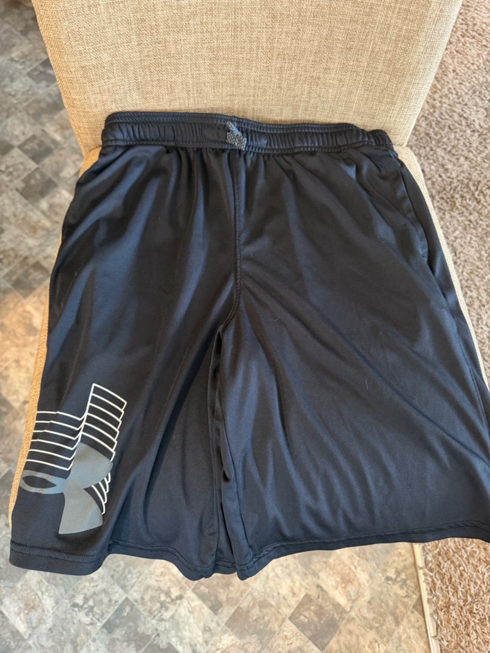 Under Armour Performance Shorts - Picture 4 of 5